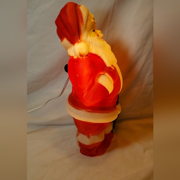 Santa Claus Vintage 1968 Empire Plastic Blow Mold Lighted Plug-in Santa Figure - Picture 4 of 10